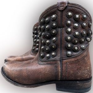 Womens Frye Distressed Leather Ankle Boots Metal Studs 7